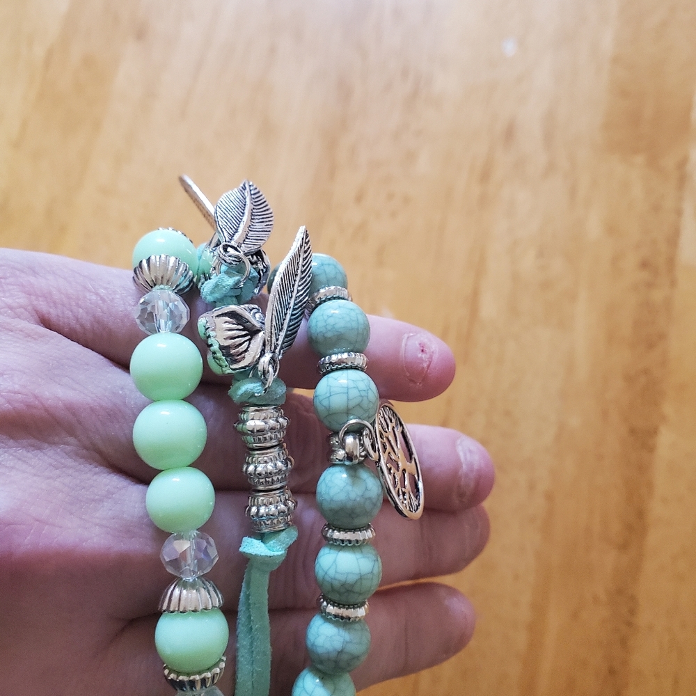 GREEN BEADED BRACELETS - Picture 3 of 4